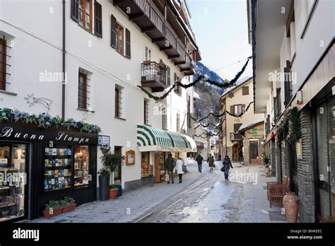 Hermes Store Courmayeur, Via Roma by VB.com